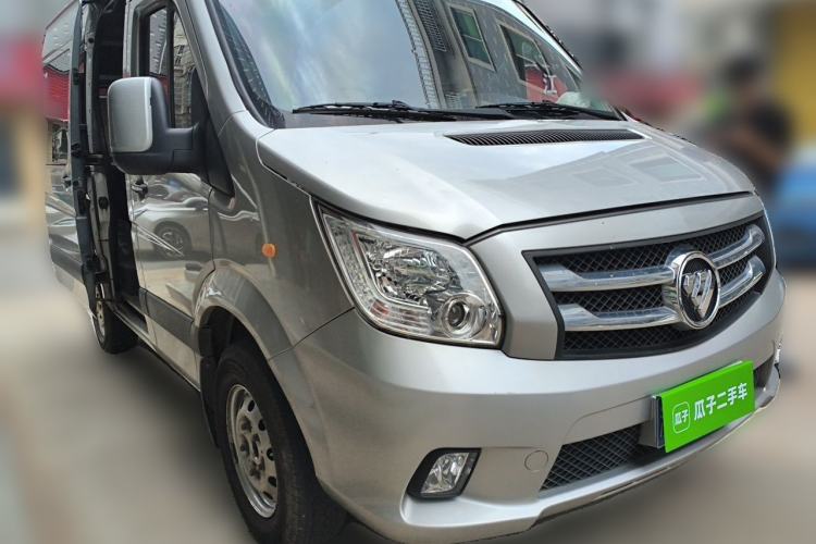 Used Foton Toano 2023 2.0T Automatic Urban Edition Short Wheelbase Mid-Height Design with Single Rear Tire—Available in 5/6/9-Seater Configurations Front Right 45 Deg