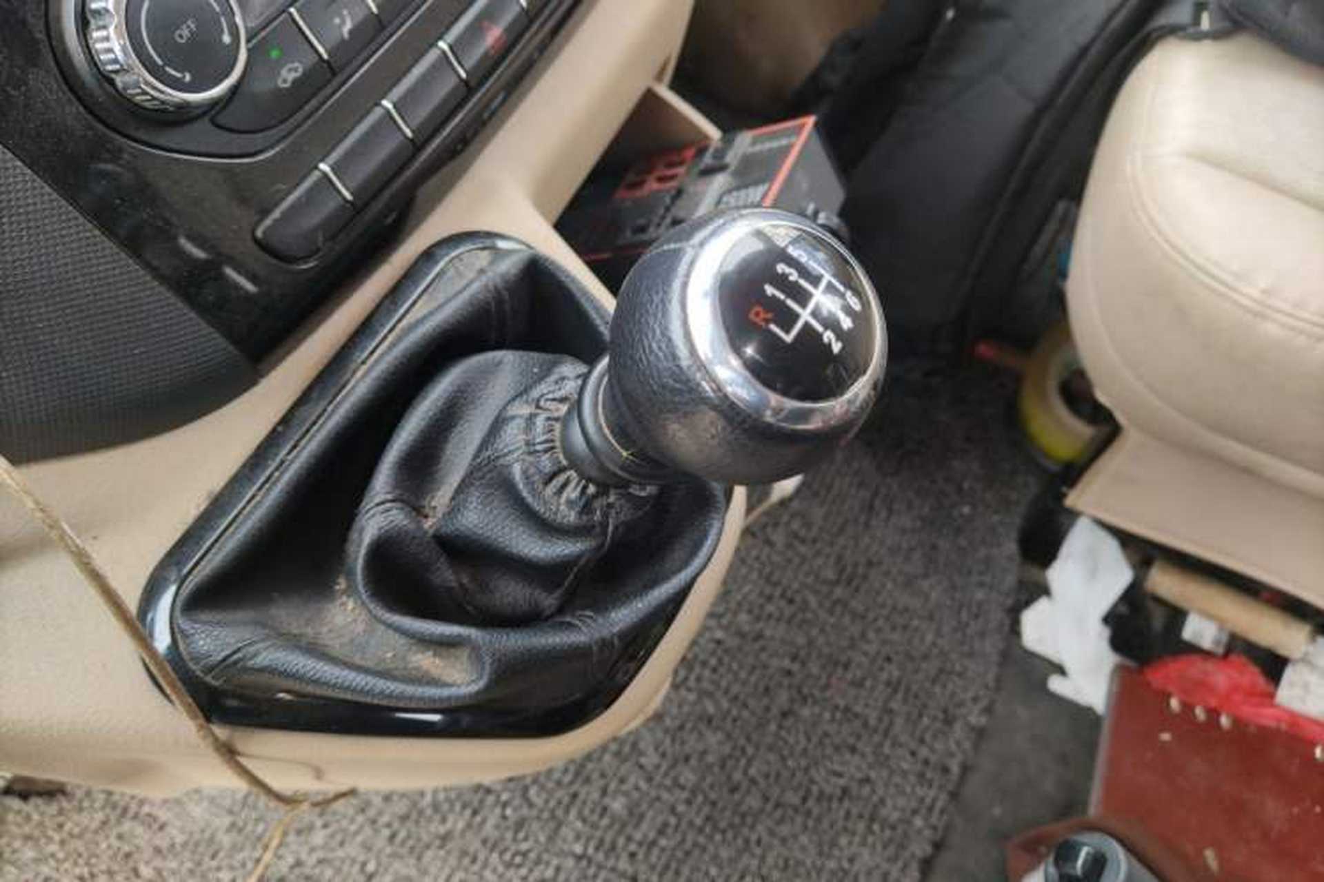 Used Foton Toano 2023 2.0T Automatic Jixiang Long-Wheelbase Mid-Height Rear Single Tire 7/9-Seater Gear Lever