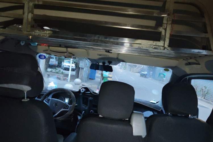Used Foton Toano 2023 2.0T Automatic Jixiang Multi-Function Long-Wheelbase Mid-Height Rear Single Tire – Available in 6/7/9-Seater Configurations Headliner