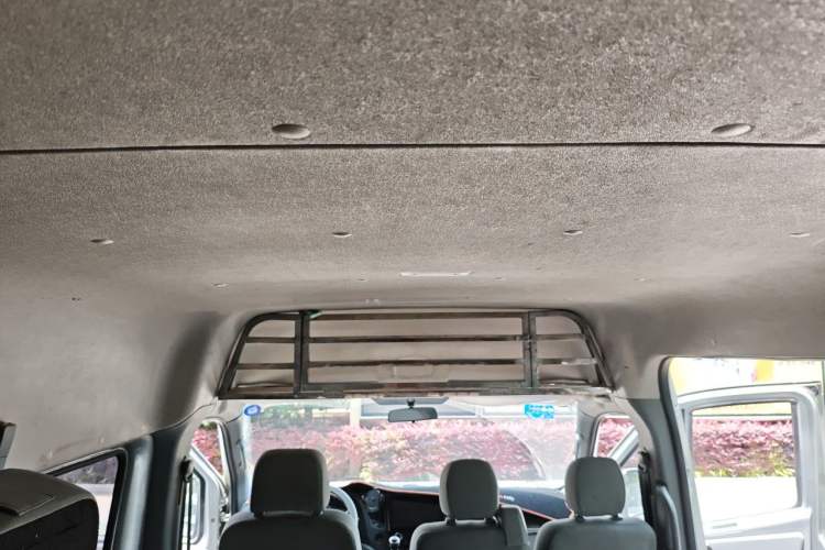 Used Foton Toano 2023 Joy Elephant Multi-Function 2.0T Manual Long-Wheelbase Mid-Roof Model with Single Rear Tire Available in 5/6/7/9-Seater Configurations Headliner