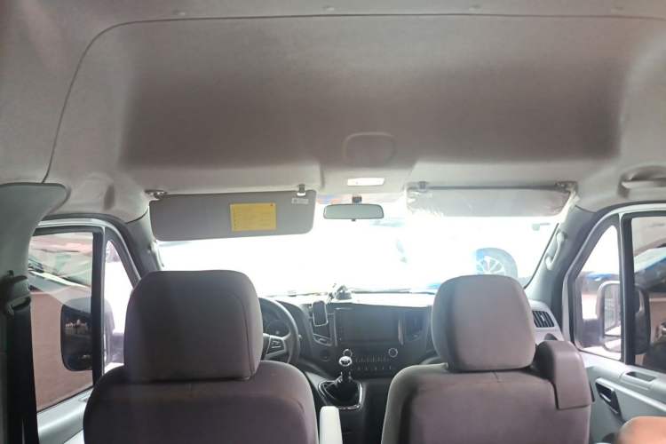 Used Foton Toano 2023 Joy Elephant Multi-Function 2.0T Manual Long-Wheelbase Mid-Roof Model with Single Rear Tire Available in 5/6/7/9-Seater Configurations Headliner