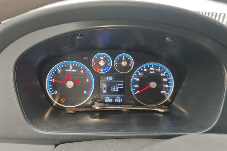 Used Foton Toano 2023 2.8T Manual Jixiang Van Extended Wheelbase Mid-Height Roof Rear Dual Tires 3-Seater Instrument Cluster