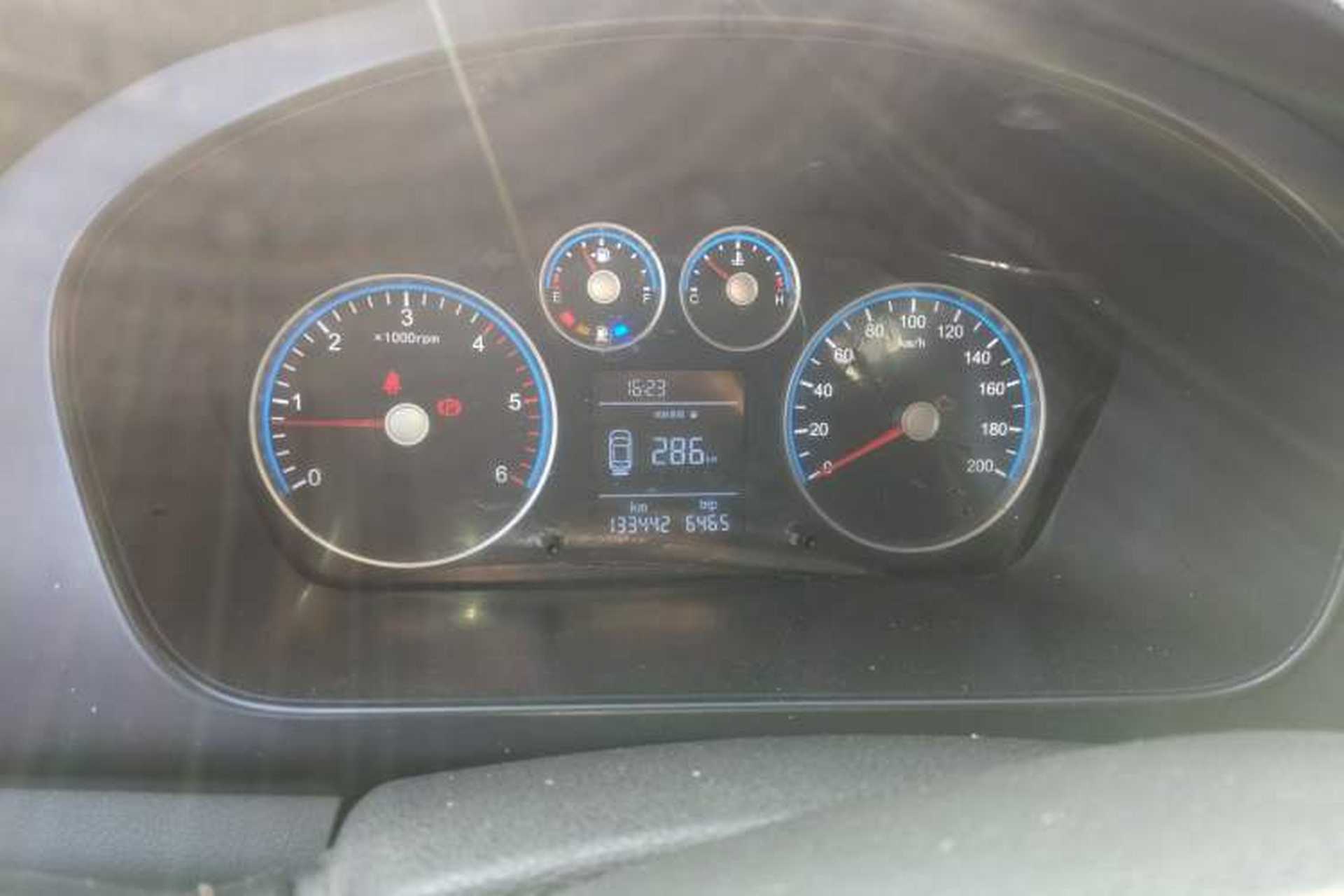 Used Foton Toano 2023 2.0T Manual Urban Edition Short Wheelbase Low Roof with Single Rear Tire—Available in 5/6/9-Seater Professional Versions Instrument Cluster