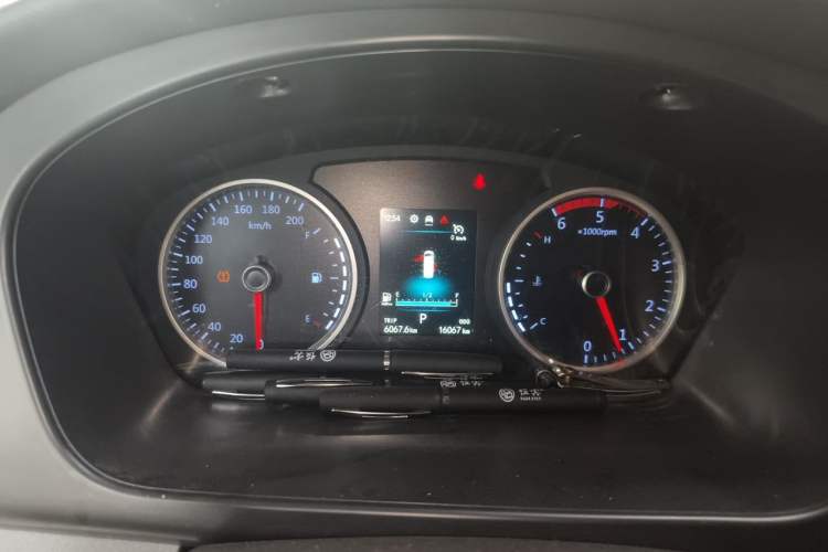 Used Foton Toano 2023 2.0T Automatic Jixiang Multi-Function Long-Wheelbase Mid-Height Rear Single Tire – Available in 6/7/9-Seater Configurations Instrument Cluster