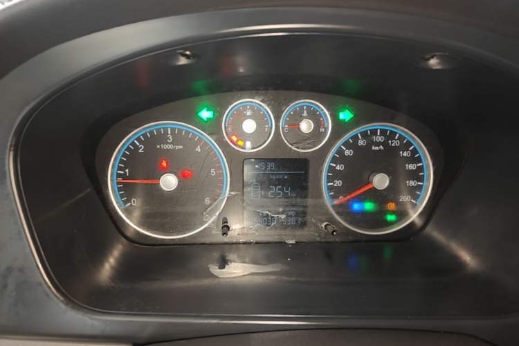 Used Foton Toano 2023 Urban Edition Multi-Function 2.0T Manual Short Wheelbase Mid-Roof Rear Single Tire – Available in 5/6/9-Seater Configurations Instrument Cluster