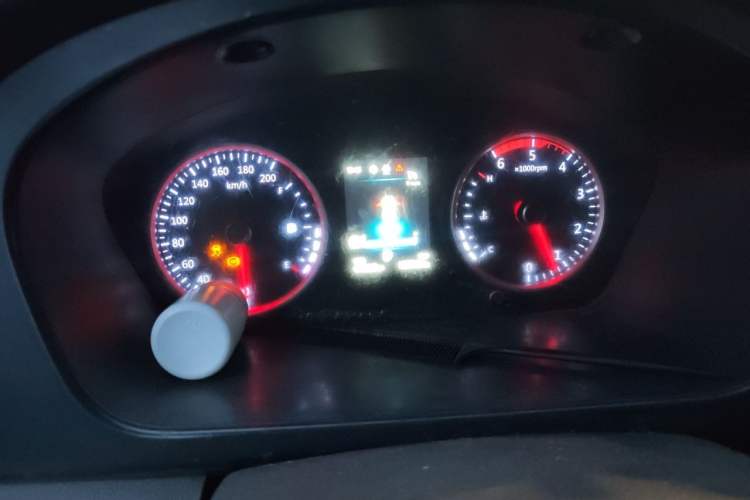 Used Foton Toano 2023 2.0T Automatic Jixiang Multi-Function Long-Wheelbase Mid-Height Rear Single Tire – Available in 6/7/9-Seater Configurations Instrument Cluster
