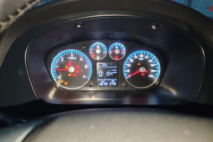 Used Foton Toano 2023 Joy Elephant Multi-Function Model Cummins 2.8T Manual Transmission Long Wheelbase Mid-Roof Design Rear Single Tire—Available in 5/6/7/9-Seater Configurations Instrument Cluster