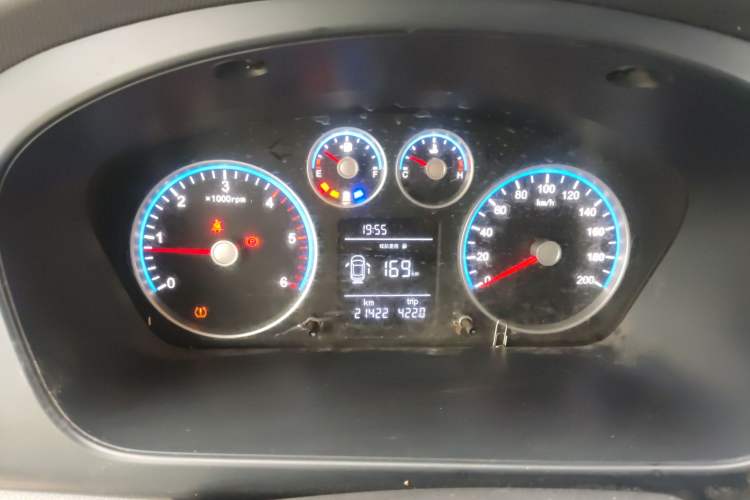 Used Foton Toano 2023 Joy Elephant Van 2.0T Manual Long Wheelbase Mid-Roof Design Rear Single Tire 3-Seater Instrument Cluster