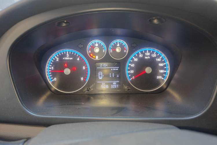 Used Foton Toano 2023 Joy Elephant Multi-Function 2.0T Manual Long-Wheelbase Mid-Roof Model with Single Rear Tire Available in 5/6/7/9-Seater Configurations Instrument Cluster