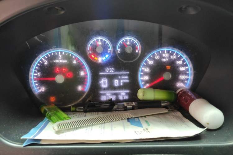 Used Foton Toano 2023 Cummins 2.8T Manual Jixiang Multi-Function Long-Wheelbase Mid-Roof Model with Rear Dual Tires Available in 7/9-Seater Configurations Instrument Cluster