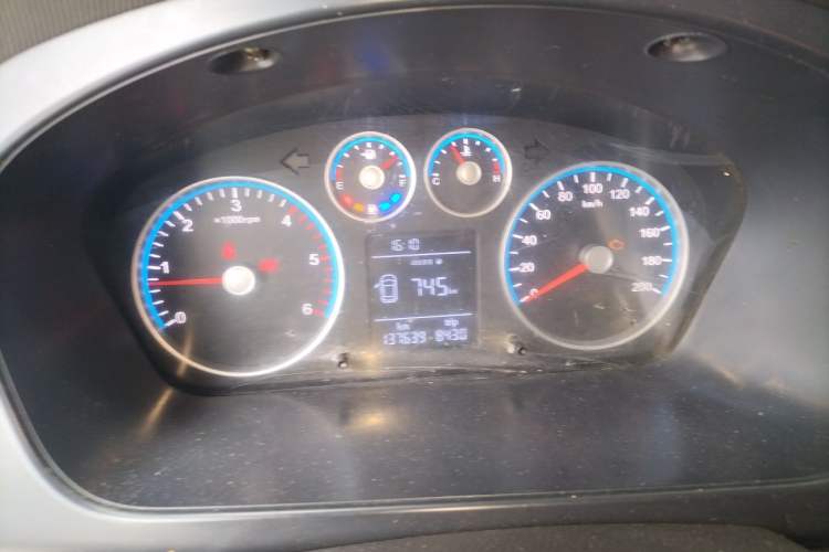 Used Foton Toano 2023 2.0T Manual Urban Version Short Wheelbase Low Roof with Single Rear Tire Available in 5/6/9-Seater Configurations Instrument Cluster