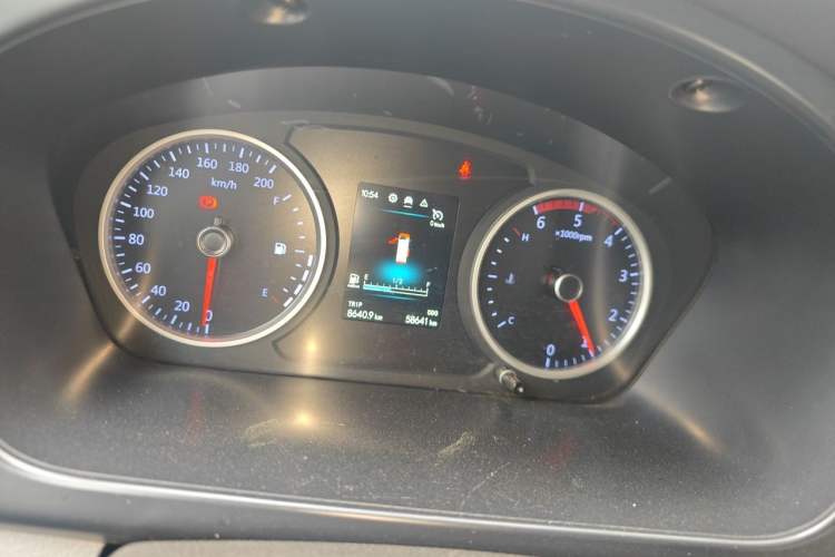 Used Foton Toano 2023 Joy Elephant Multi-Function Model Cummins 2.8T Manual Transmission Long Wheelbase Mid-Roof Design Rear Single Tire—Available in 5/6/7/9-Seater Configurations Instrument Cluster