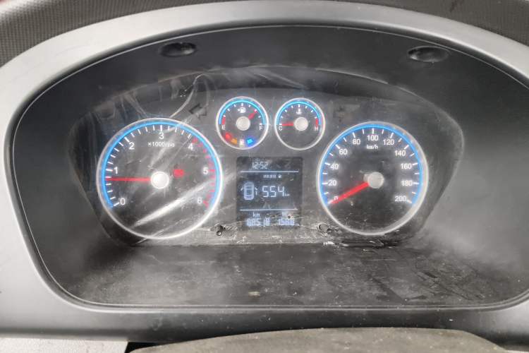 Used Foton Toano 2023 Joy Elephant Multi-Function 2.0T Manual Long-Wheelbase Mid-Roof Model with Single Rear Tire Available in 5/6/7/9-Seater Configurations Instrument Cluster