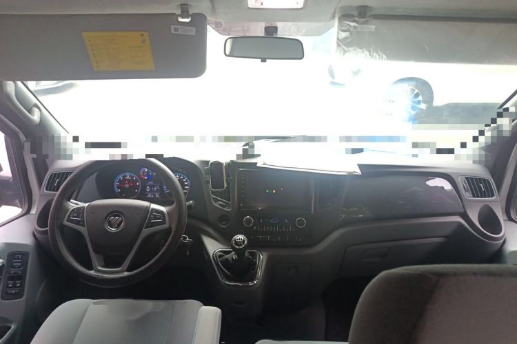 Used Foton Toano 2023 Joy Elephant Multi-Function 2.0T Manual Long-Wheelbase Mid-Roof Model with Single Rear Tire Available in 5/6/7/9-Seater Configurations Interior 2