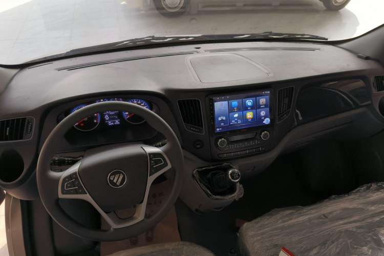 Used Foton Toano 2023 2.0T Manual Jixiang Van Long Wheelbase Mid-Height Rear Single Tire 3-Seater Interior 3