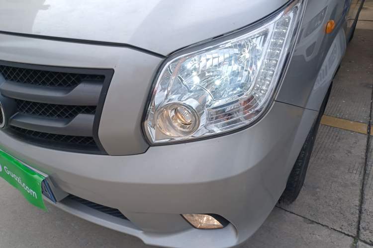 Used Foton Toano 2023 Joy Elephant Multi-Function 2.0T Manual Long-Wheelbase Mid-Roof Model with Single Rear Tire Available in 5/6/7/9-Seater Configurations Left Front Headlight