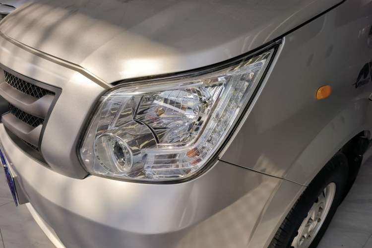 Used Foton Toano 2023 2.0T Manual Jixiang Van Long Wheelbase Mid-Height Rear Single Tire 3-Seater Left Front Headlight