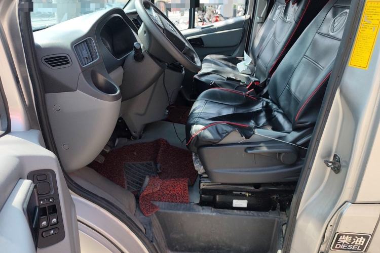 Used Foton Toano 2023 2.0T Manual Urban Version Short Wheelbase Mid-Height Design with Single Rear Tire—5/6/9 Seater Left Front Seat