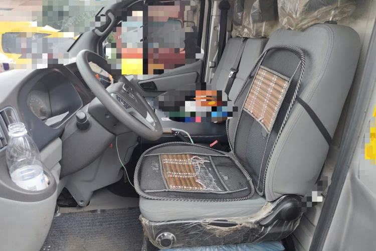 Used Foton Toano 2023 2.0T Manual Jixiang Van Extended Wheelbase Mid-Roof Design Rear Single Tire 3-Seater Left Front Seat