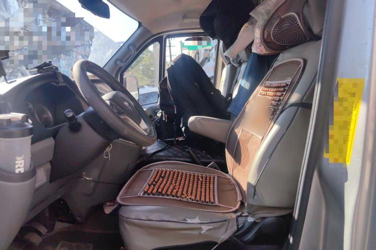 Used Foton Toano 2023 2.0T Manual Jixiang Van Long Wheelbase Mid-Height Rear Single Tire 3-Seater Left Front Seat