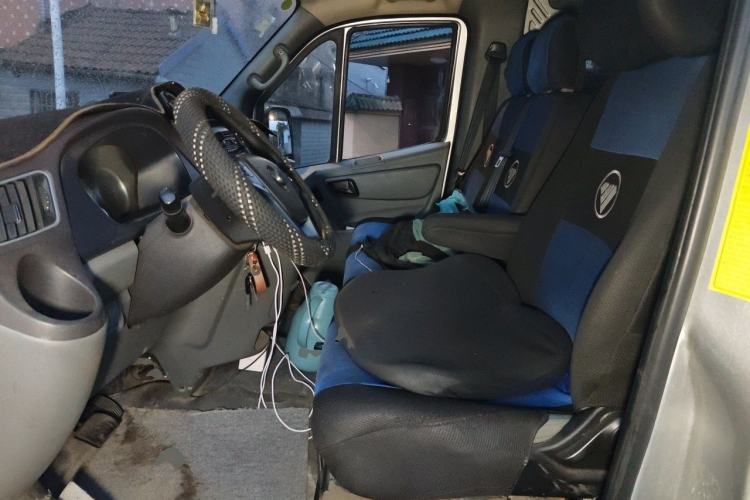 Used Foton Toano 2023 2.0T Automatic Jixiang Multi-Function Long-Wheelbase Mid-Height Rear Single Tire – Available in 6/7/9-Seater Configurations Left Front Seat