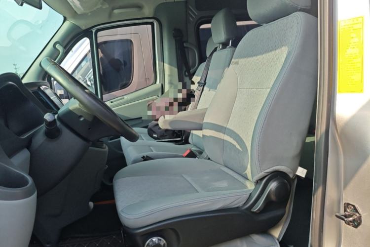 Used Foton Toano 2023 2.0T Automatic Jixiang Long-Wheelbase Mid-Height Rear Single Tire 7/9-Seater Left Front Seat