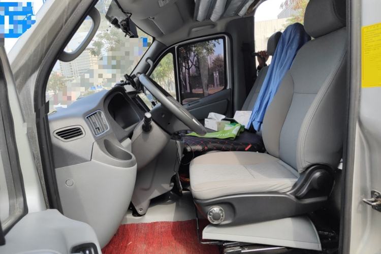 Used Foton Toano 2023 2.0T Automatic Jixiang Multi-Function Long-Wheelbase Mid-Height Rear Single Tire – Available in 6/7/9-Seater Configurations Left Front Seat