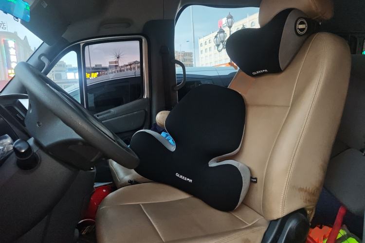 Used Foton Toano 2023 Cummins 2.8T Manual Jixiang Multi-Function Long-Wheelbase Mid-Roof Model with Rear Dual Tires Available in 7/9-Seater Configurations Left Front Seat