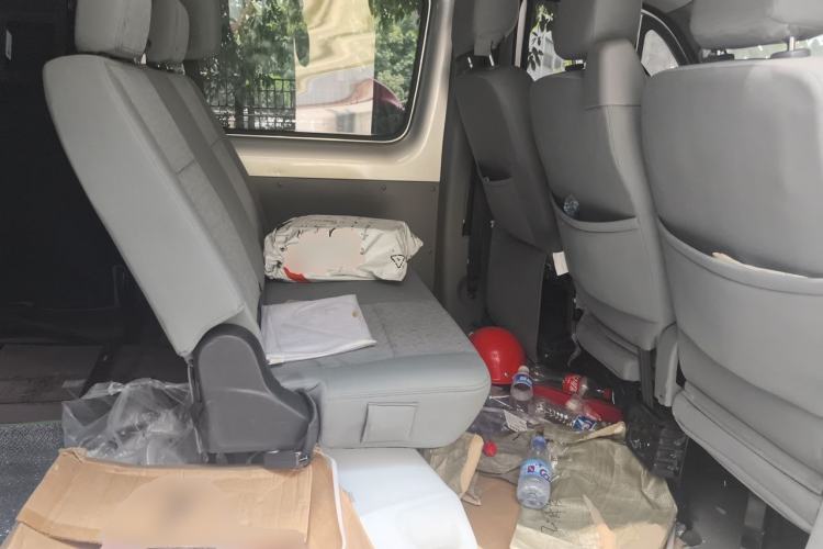 Used Foton Toano 2023 2.0T Automatic Jixiang Multi-Function Long-Wheelbase Mid-Height Rear Single Tire – Available in 6/7/9-Seater Configurations Left Rear Seat