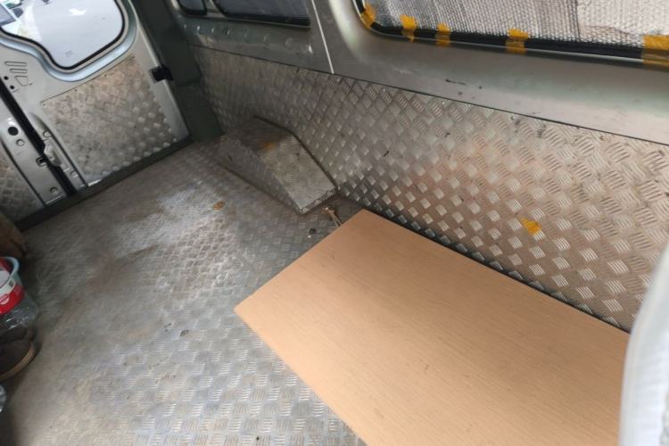 Used Foton Toano 2023 Joy Elephant Multi-Function 2.0T Manual Long-Wheelbase Mid-Roof Model with Single Rear Tire Available in 5/6/7/9-Seater Configurations Left Rear Seat