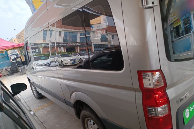Used Foton Toano 2023 Joy Elephant Multi-Function 2.0T Manual Long-Wheelbase Mid-Roof Model with Single Rear Tire Available in 5/6/7/9-Seater Configurations Left Side