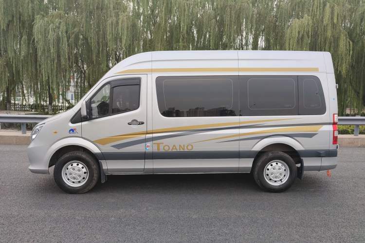 Used Foton Toano 2023 Joy Elephant Multi-Function 2.0T Manual Long-Wheelbase Mid-Roof Model with Single Rear Tire Available in 5/6/7/9-Seater Configurations Left Side