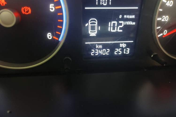 Used Foton Toano 2023 2.0T Manual Jixiang Long Wheelbase Ultra-High Roof with Single Rear Tire 7/9 Seats Odometer Close Up