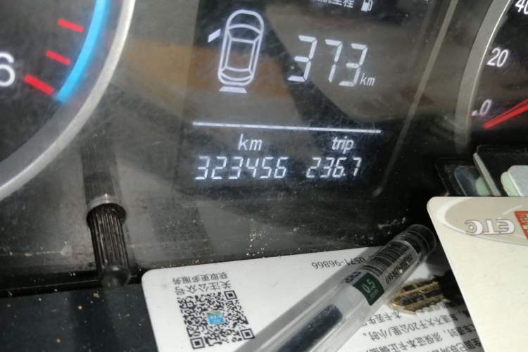 Used Foton Toano 2023 2.0T Manual Jixiang Van Extended Wheelbase Ultra-High Roof Rear Single Tire 3-Seater Odometer Close Up