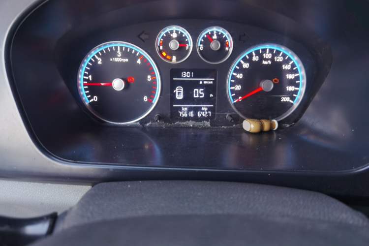Used Foton Toano 2023 2.0T Manual Jixiang Long Wheelbase Mid-Top Rear Single Tire 7/9-Seater Odometer Close Up