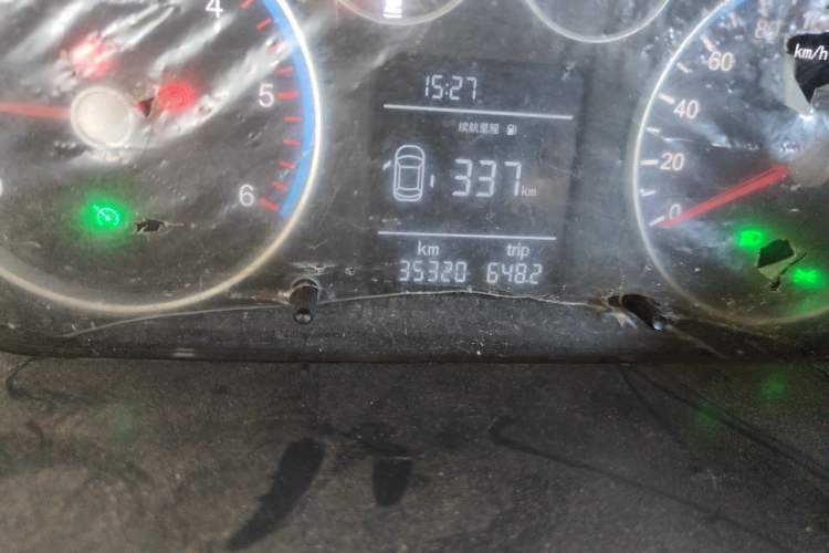 Used Foton Toano 2023 2.5T Manual Jixiang Long Wheelbase Mid-Top with Dual Rear Tires 7/9-Seater Odometer Close Up