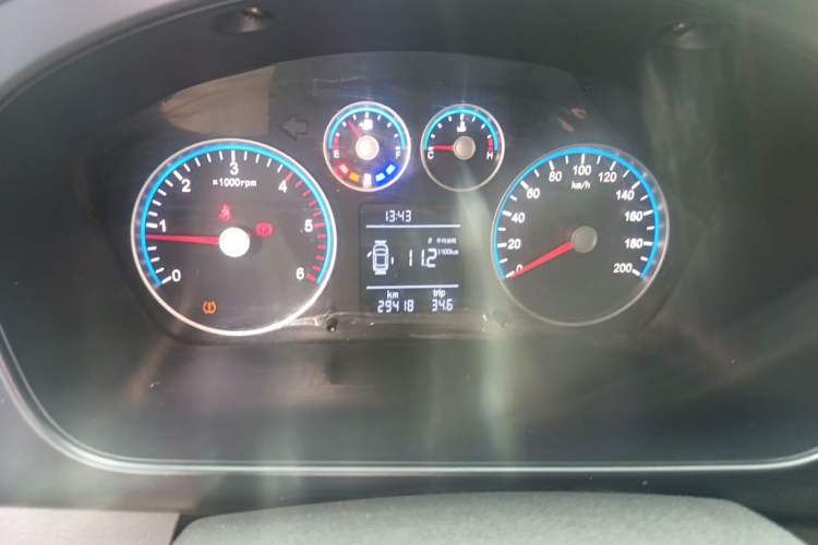 Used Foton Toano 2023 Joy Elephant Multi-Function 2.0T Manual Long-Wheelbase Mid-Roof Model with Single Rear Tire Available in 5/6/7/9-Seater Configurations Odometer Close Up