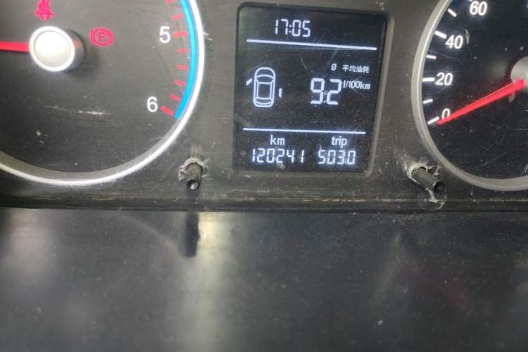 Used Foton Toano 2023 Joy Elephant Multi-Function 2.0T Manual Long-Wheelbase Mid-Roof Model with Single Rear Tire Available in 5/6/7/9-Seater Configurations Odometer Close Up