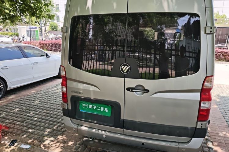 Used Foton Toano 2023 Joy Elephant Multi-Function 2.0T Manual Long-Wheelbase Mid-Roof Model with Single Rear Tire Available in 5/6/7/9-Seater Configurations Rear