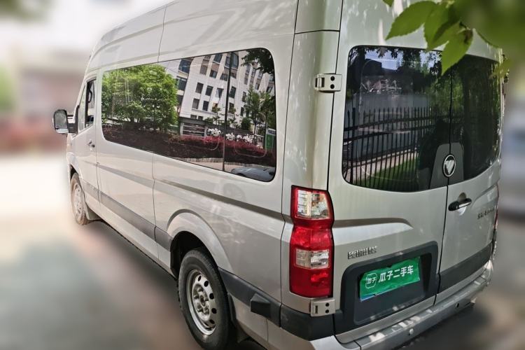 Used Foton Toano 2023 Joy Elephant Multi-Function 2.0T Manual Long-Wheelbase Mid-Roof Model with Single Rear Tire Available in 5/6/7/9-Seater Configurations Rear Left 45 Deg