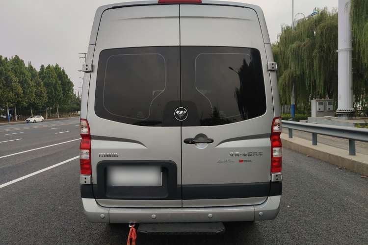 Used Foton Toano 2023 Joy Elephant Multi-Function 2.0T Manual Long-Wheelbase Mid-Roof Model with Single Rear Tire Available in 5/6/7/9-Seater Configurations Rear