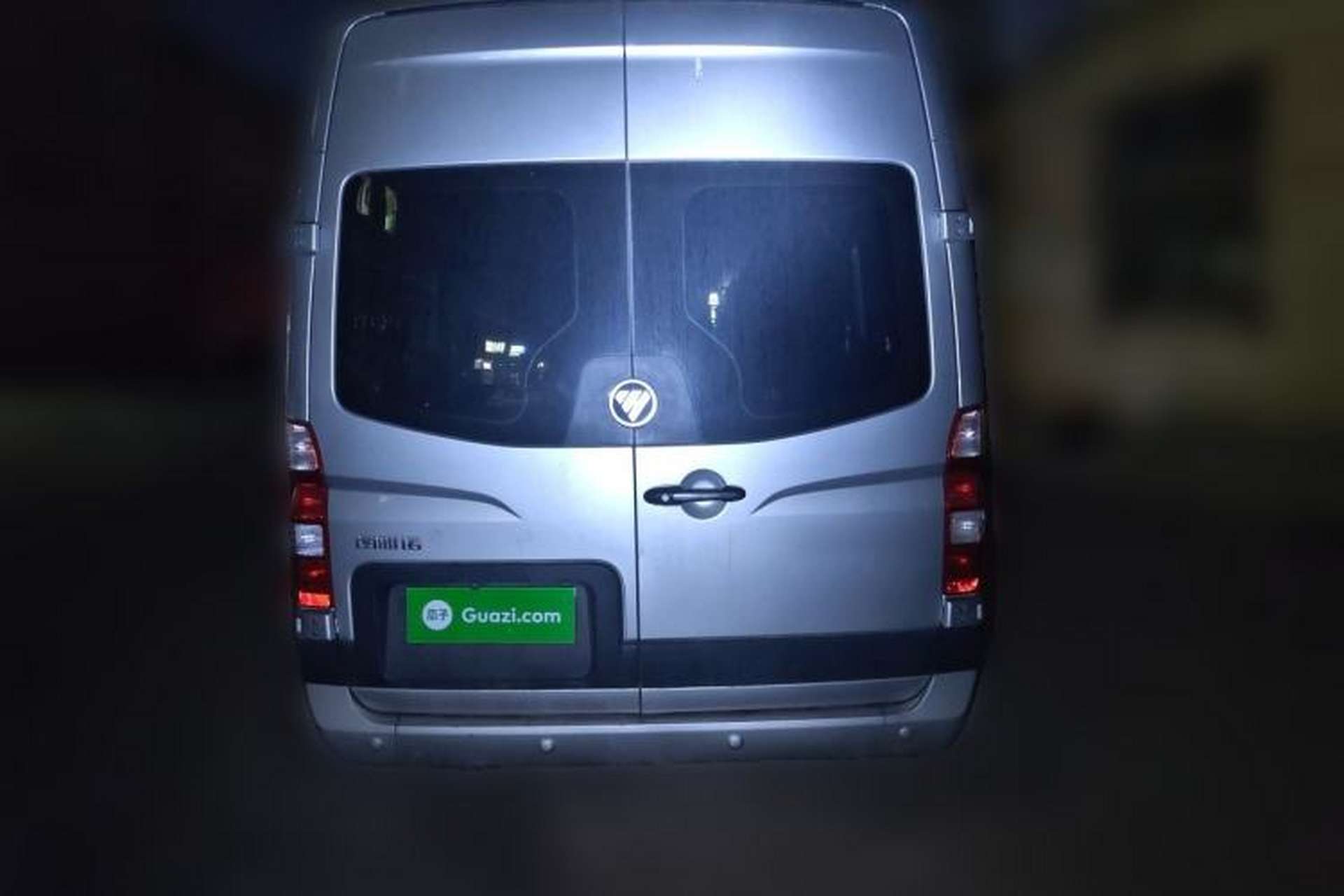 Used Foton Toano 2023 Joy Elephant Multi-Function 2.0T Manual Long-Wheelbase Mid-Roof Model with Single Rear Tire Available in 5/6/7/9-Seater Configurations Rear