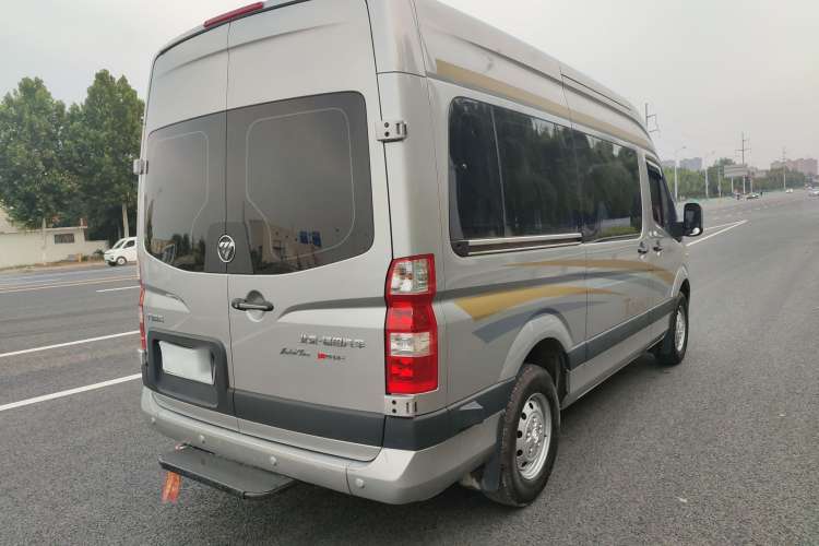 Used Foton Toano 2023 Joy Elephant Multi-Function 2.0T Manual Long-Wheelbase Mid-Roof Model with Single Rear Tire Available in 5/6/7/9-Seater Configurations Rear Right 45 Deg