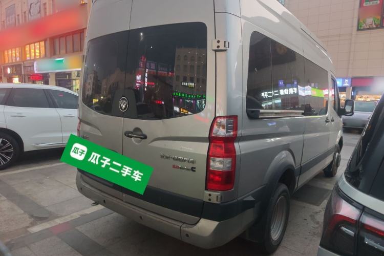 Used Foton Toano 2023 Cummins 2.8T Manual Jixiang Multi-Function Long-Wheelbase Mid-Roof Model with Rear Dual Tires Available in 7/9-Seater Configurations Rear Right 45 Deg