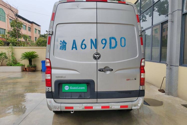 Used Foton Toano 2023 2.8T Manual Jixiang Van Long Wheelbase Mid-Roof Design with Rear Dual Tires 3-Seater Rear