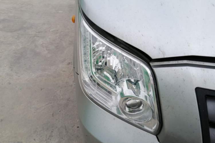 Used Foton Toano 2023 2.0T Manual Jixiang Van Extended Wheelbase Ultra-High Roof Rear Single Tire 3-Seater Right Front Headlight