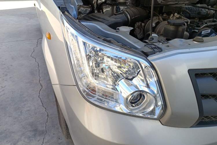 Used Foton Toano 2023 2.0T Manual Jixiang Van Long Wheelbase Mid-Height Rear Single Tire 3-Seater Right Front Headlight