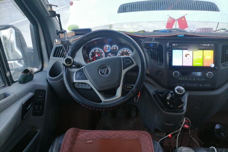 Used Foton Toano 2023 Joy Elephant Multi-Function 2.0T Manual Long-Wheelbase Mid-Roof Model with Single Rear Tire Available in 5/6/7/9-Seater Configurations Steering Wheel
