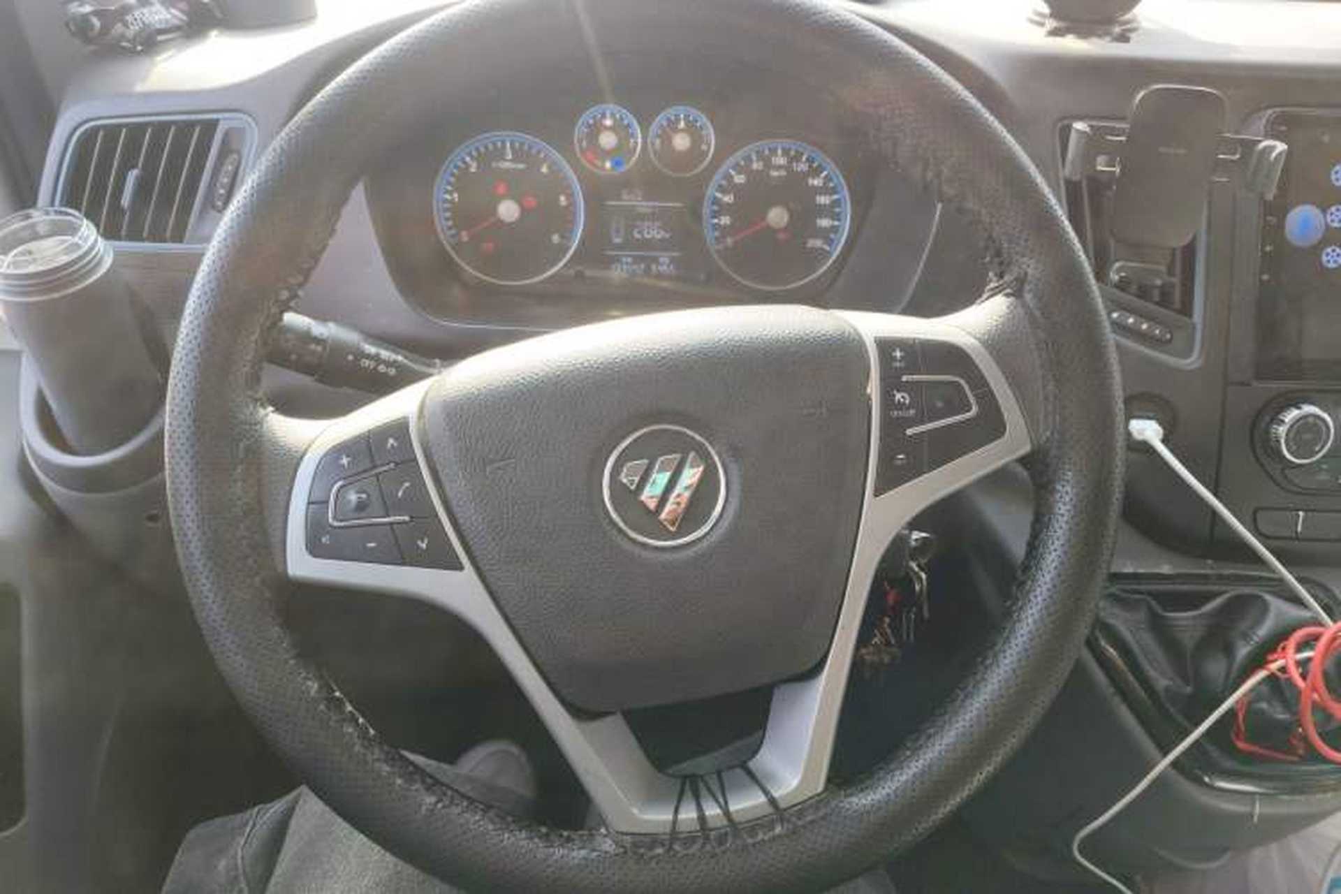 Used Foton Toano 2023 2.0T Manual Urban Edition Short Wheelbase Low Roof with Single Rear Tire—Available in 5/6/9-Seater Professional Versions Steering Wheel
