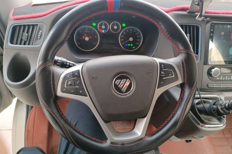 Used Foton Toano 2023 Joy Elephant Multi-Function 2.0T Manual Long-Wheelbase Mid-Roof Model with Single Rear Tire Available in 5/6/7/9-Seater Configurations Steering Wheel